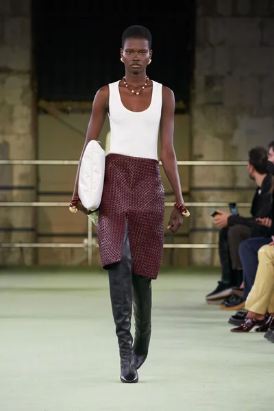 Look 50